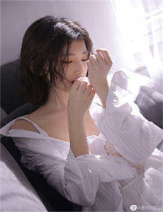 《里约大冒险下载-女人被躁到高潮嗷嗷叫的歌词》