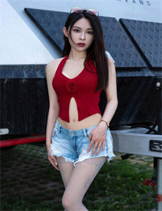 《体育生GV武警CHINESE-女生迈开腿开扑克视频》