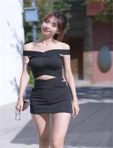 《模特私房人体写真摄影-巨乳淫娘》